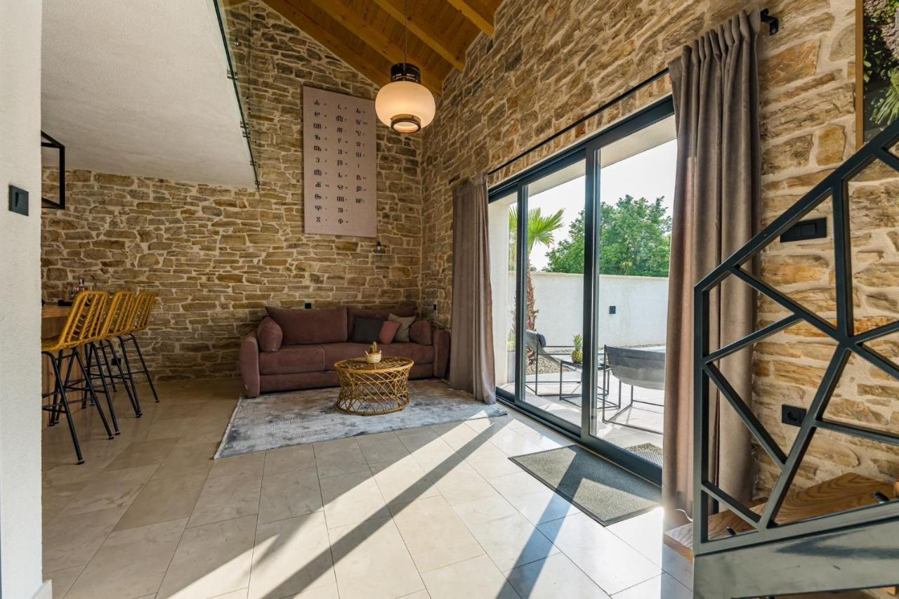 PridragaStone House With Pool Poeta别墅 外观 照片