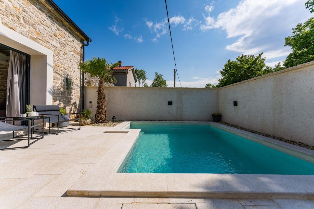 PridragaStone House With Pool Poeta别墅 外观 照片